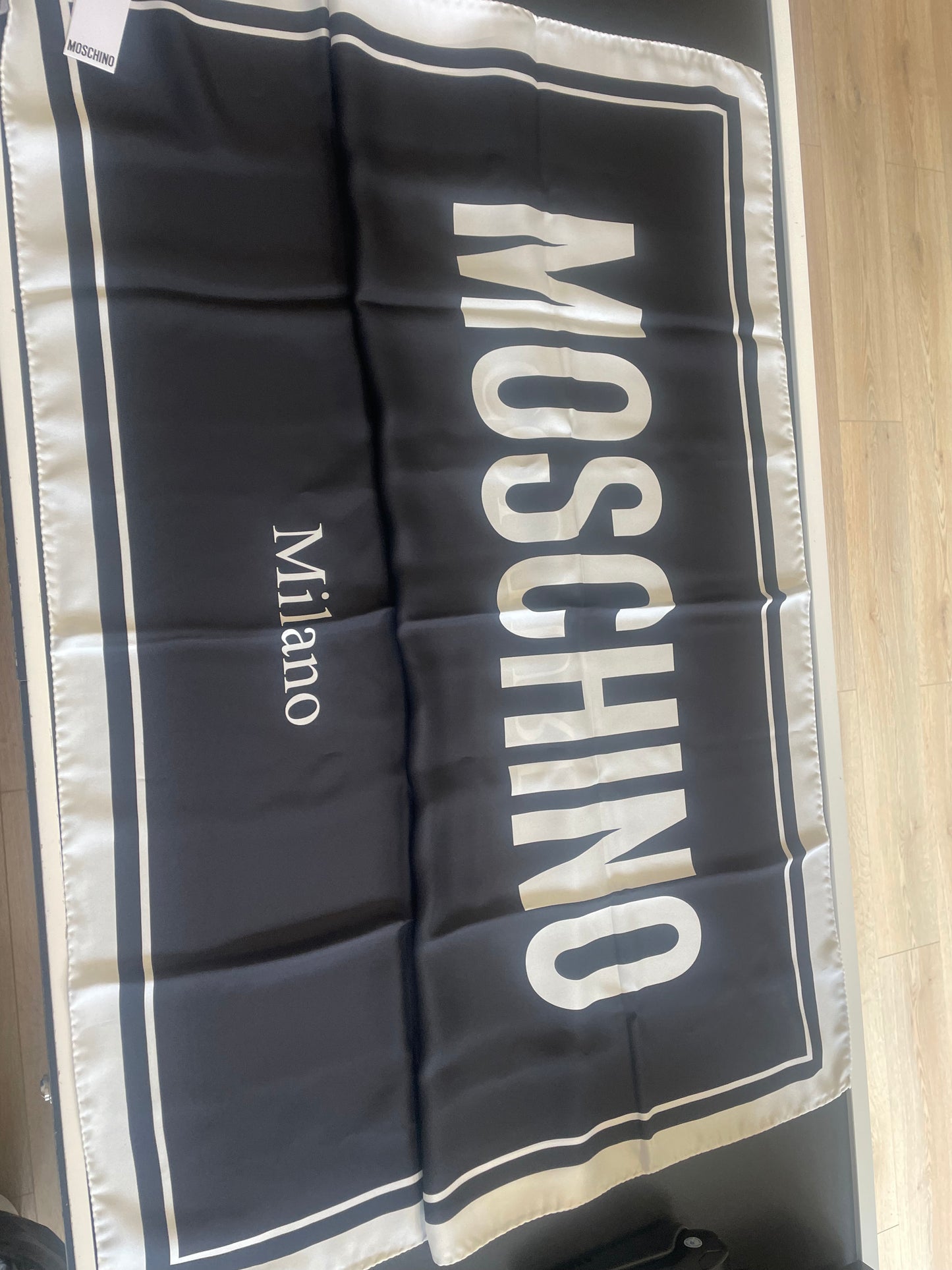 SCIARPA MOSCHINO